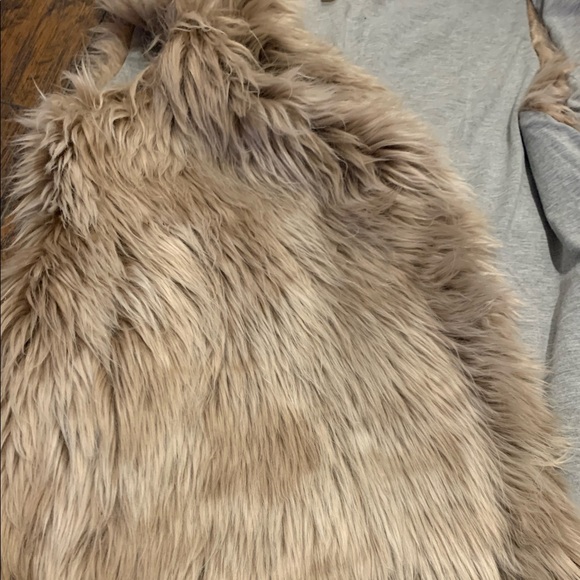 Dylan Faux Fur Vest - Picture 7 of 11